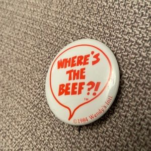 Vintage WHERE’S THE BEEF?! PIN Button 1984 Wendy’s Intl. in Excellent Condition